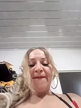 Fenix 528 online show from November 30, 2025, 12:36 am