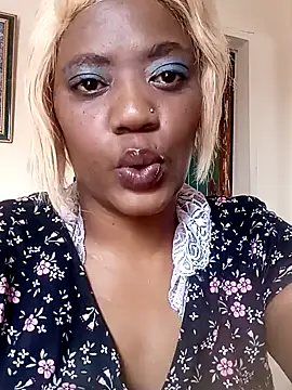 Snapshot of QueenOFthroat chatting on December 5, 2024, 11:16 am QueenOFthroat online show from December 5, 2024, 11:16 am