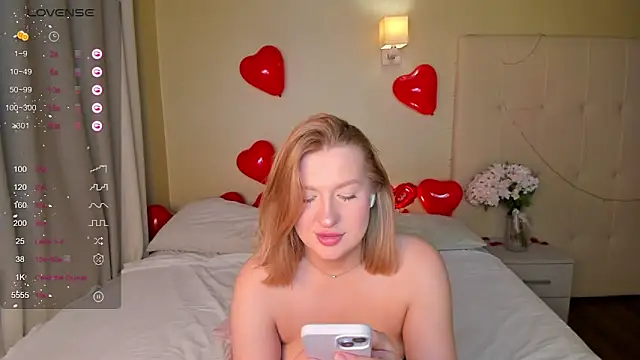 Emma  Leee online show from February 16, 2025, 4:09 am