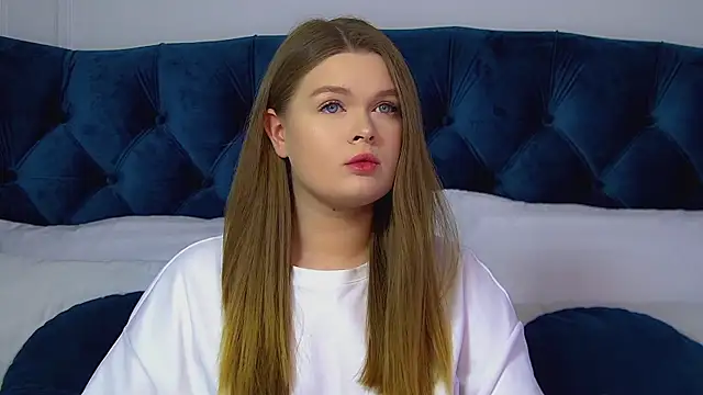 CrystalLyons online show from March 23, 2026, 6:12 pm