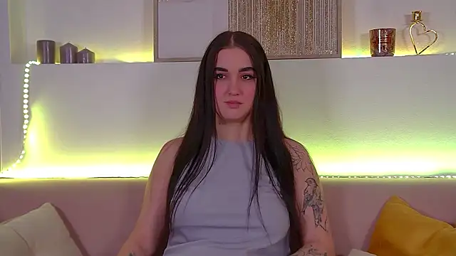 Snapshot of ChristinaMilton chatting on February 27, 2025, 9:36 pm ChristinaMilton online show from February 27, 2025, 9:36 pm
