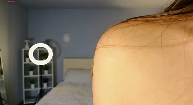 aryamirelle online show from December 8, 2024, 9:52 pm