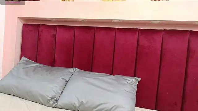 JESSYCORTES online show from February 2, 2025, 3:39 pm