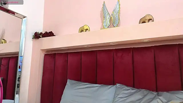 JESSYCORTES online show from February 10, 2025, 1:44 pm