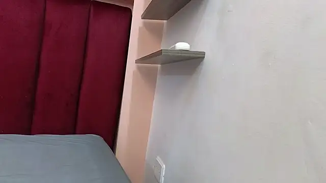 JESSYCORTES online show from February 21, 2025, 1:44 pm