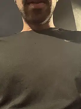 Lucascacaca online show from April 3, 2026, 9:29 am