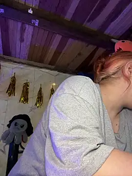 SophiaWeestt99 online show from April 10, 2026, 4:50 am