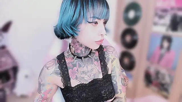 NikkiRamone online show from February 10, 2026, 10:30 am