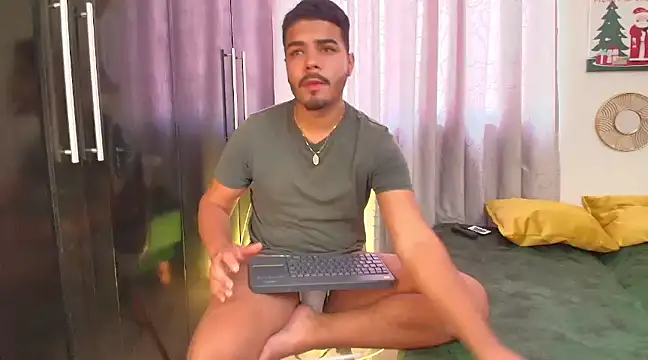 Snapshot of thiagowes chatting on December 11, 2024, 6:31 pm thiagowes online show from December 11, 2024, 6:31 pm