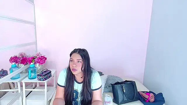 Snapshot of LanaBigTitties chatting on March 13, 2025, 7:50 pm LanaBigTitties online show from March 13, 2025, 7:50 pm