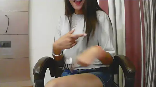 collage hoty online show from March 17, 2025, 11:21 pm