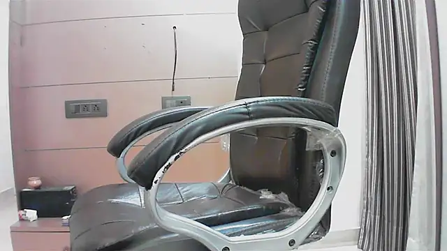 collage hoty online show from October 7, 2025, 5:21 pm