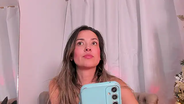 camilawm19 online show from December 11, 2024, 3:56 am