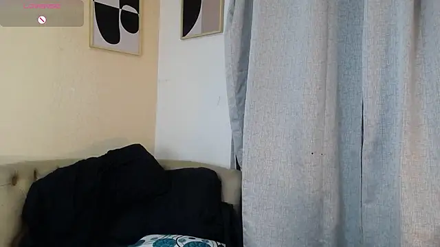 camilawm19 online show from January 10, 2026, 4:03 am