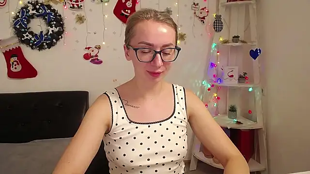 Snapshot of VasilisaSii chatting on January 13, 2025, 3:26 pm VasilisaSii online show from January 13, 2025, 3:26 pm