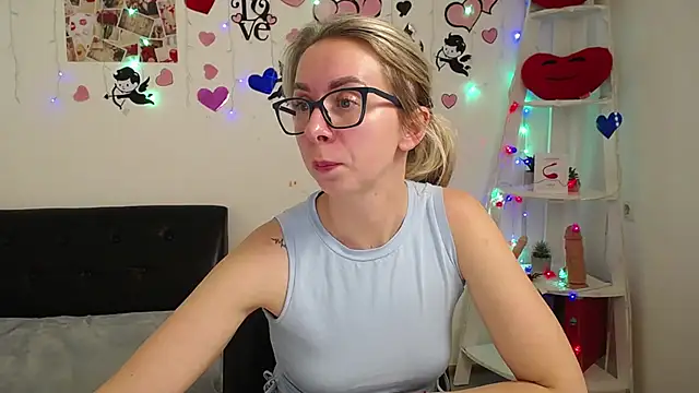 Snapshot of VasilisaSii chatting on February 14, 2025, 4:09 pm VasilisaSii online show from February 14, 2025, 4:09 pm