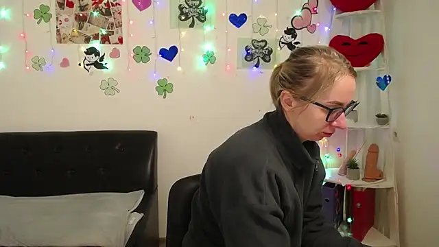 Snapshot of VasilisaSii chatting on March 19, 2025, 6:03 am VasilisaSii online show from March 19, 2025, 6:03 am