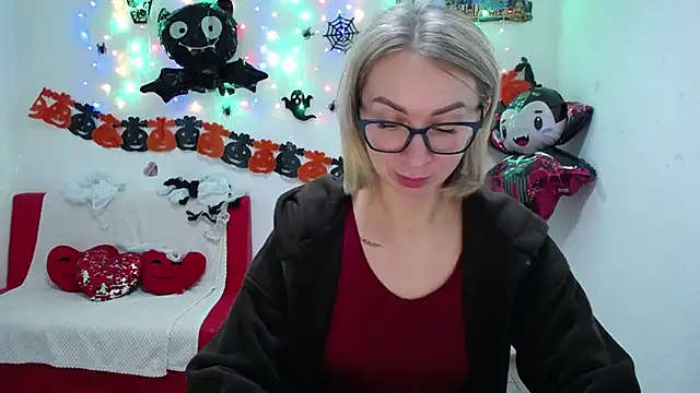 Snapshot of VasilisaSii chatting on October 17, 2025, 7:55 am VasilisaSii online show from October 17, 2025, 7:55 am