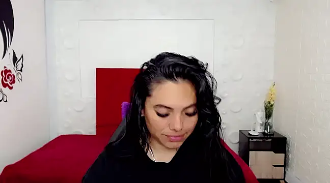 Snapshot of Scarlet_Magics chatting on December 6, 2024, 6:39 pm Scarlet Magics online show from December 6, 2024, 6:39 pm