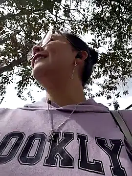 Snapshot of lara_moon25 chatting on October 29, 2025, 7:37 pm lara moon25 online show from October 29, 2025, 7:37 pm