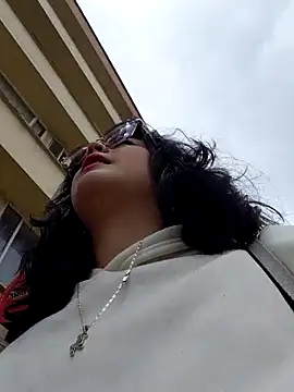 lara moon25 online show from November 23, 2025, 6:30 pm