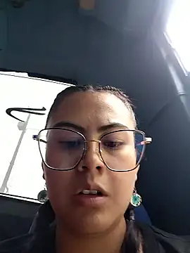 lara moon25 online show from January 9, 2026, 7:37 pm