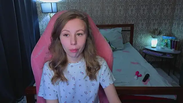 Lill Mary online show from December 14, 2025, 2:50 am