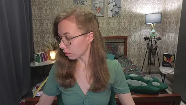 Lill Mary online show from March 23, 2026, 3:21 am