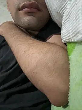 Snapshot of beto1028RD chatting on December 1, 2025, 7:35 am beto1028RD online show from December 1, 2025, 7:35 am