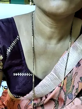 anuradha1432 online show from October 30, 2025, 5:02 pm