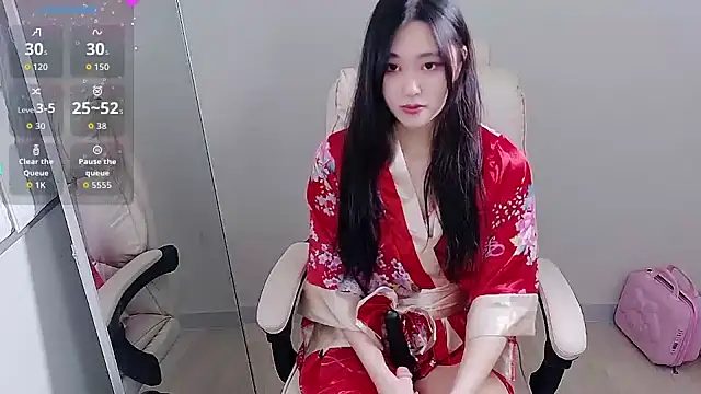 Snapshot of who_Lilly chatting on October 25, 2025, 2:02 pm who Lilly online show from October 25, 2025, 2:02 pm