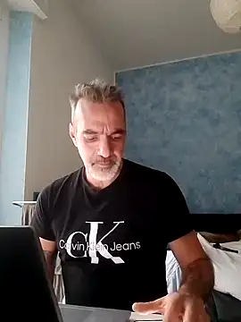 Snapshot of Marcolino183 chatting on January 29, 2025, 3:47 pm Marcolino183 online show from January 29, 2025, 3:47 pm