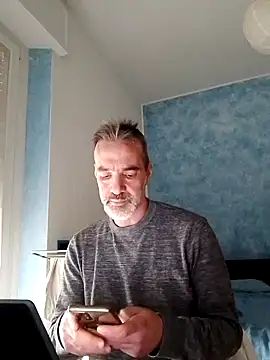 Snapshot of Marcolino183 chatting on February 5, 2025, 2:26 pm Marcolino183 online show from February 5, 2025, 2:26 pm