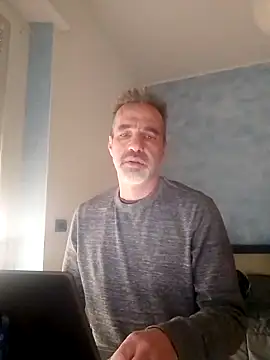 Snapshot of Marcolino183 chatting on February 17, 2025, 1:53 pm Marcolino183 online show from February 17, 2025, 1:53 pm