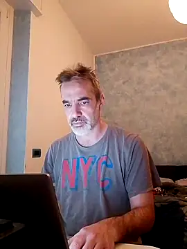 Snapshot of Marcolino183 chatting on February 25, 2025, 3:49 pm Marcolino183 online show from February 25, 2025, 3:49 pm