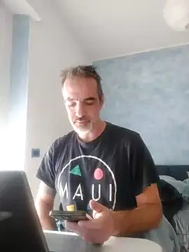 Snapshot of Marcolino183 chatting on March 12, 2025, 10:37 am Marcolino183 online show from March 12, 2025, 10:37 am