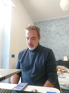 Snapshot of Marcolino183 chatting on November 27, 2025, 8:38 am Marcolino183 online show from November 27, 2025, 8:38 am