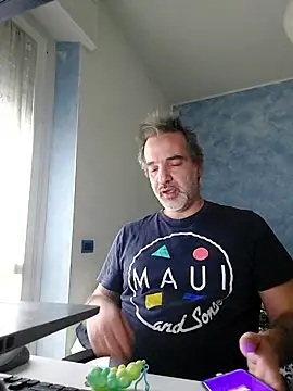 Snapshot of Marcolino183 chatting on January 16, 2026, 10:30 am Marcolino183 online show from January 16, 2026, 10:30 am