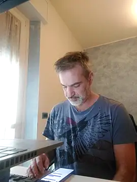 Snapshot of Marcolino183 chatting on February 25, 2026, 8:13 am Marcolino183 online show from February 25, 2026, 8:13 am