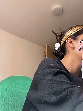 baby lizy online show from October 16, 2025, 7:15 pm