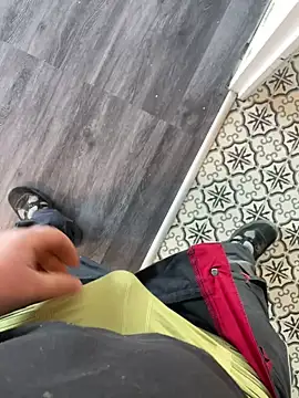 Snapshot of lescoquin2215 chatting on December 31, 2024, 8:37 am lescoquin2215 online show from December 31, 2024, 8:37 am