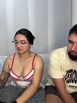 Snapshot of camianddanna chatting on February 5, 2025, 11:39 pm camianddanna online show from February 5, 2025, 11:39 pm