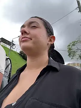 Snapshot of camianddanna chatting on February 16, 2025, 5:04 pm camianddanna online show from February 16, 2025, 5:04 pm