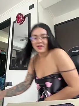 Snapshot of camianddanna chatting on February 5, 2026, 3:38 pm camianddanna online show from February 5, 2026, 3:38 pm