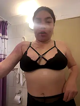 WhiteWomen online show from September 21, 2025, 3:13 pm