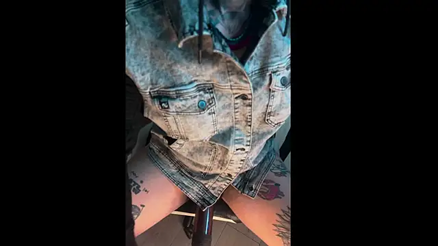 Snapshot of LuggiJack chatting on January 26, 2025, 9:19 am LuggiJack online show from January 26, 2025, 9:19 am