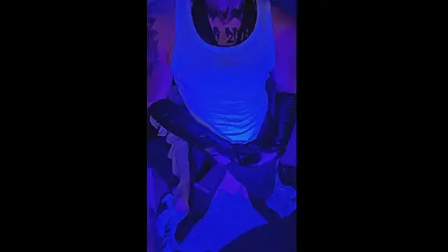 Snapshot of LuggiJack chatting on November 14, 2025, 3:11 pm LuggiJack online show from November 14, 2025, 3:11 pm