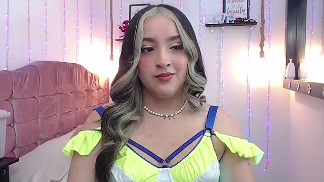 sapphire lilac online show from December 2, 2024, 3:37 am