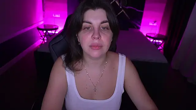 MirandaWong online show from November 10, 2025, 5:39 am