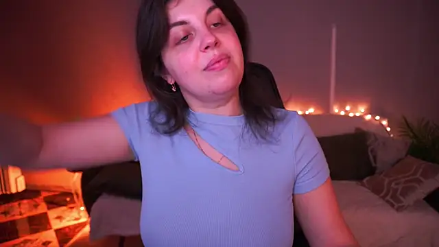 MirandaWong online show from March 11, 2026, 6:30 am